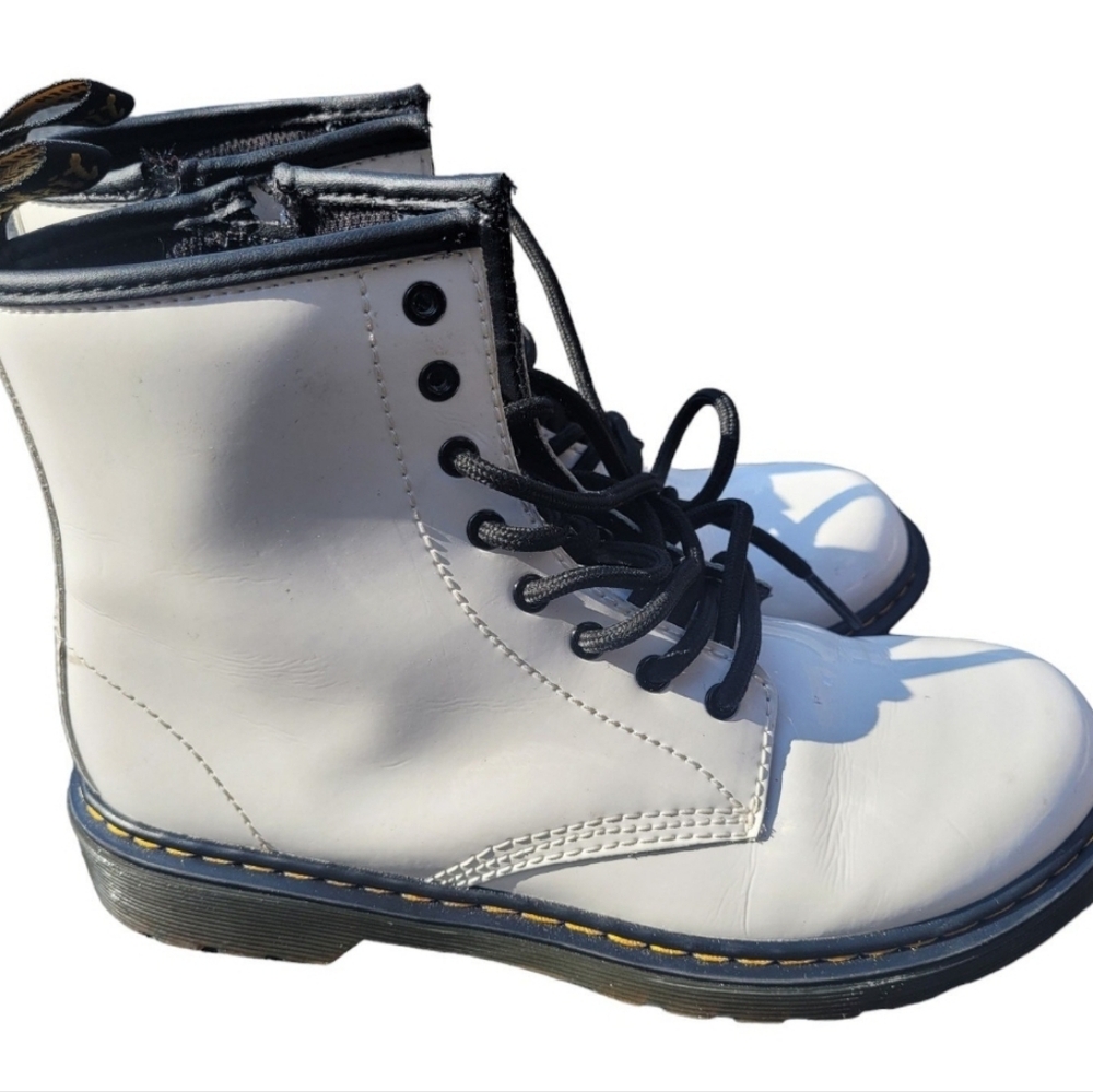 Women’s White Doc Martens Size 5 Air Wair Combat Boots